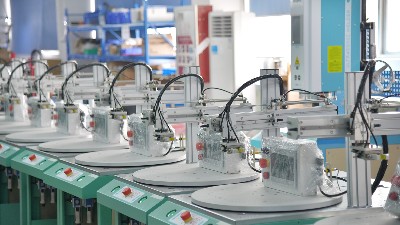 陽江超聲波焊接機(jī)在行李箱制造中的應(yīng)用